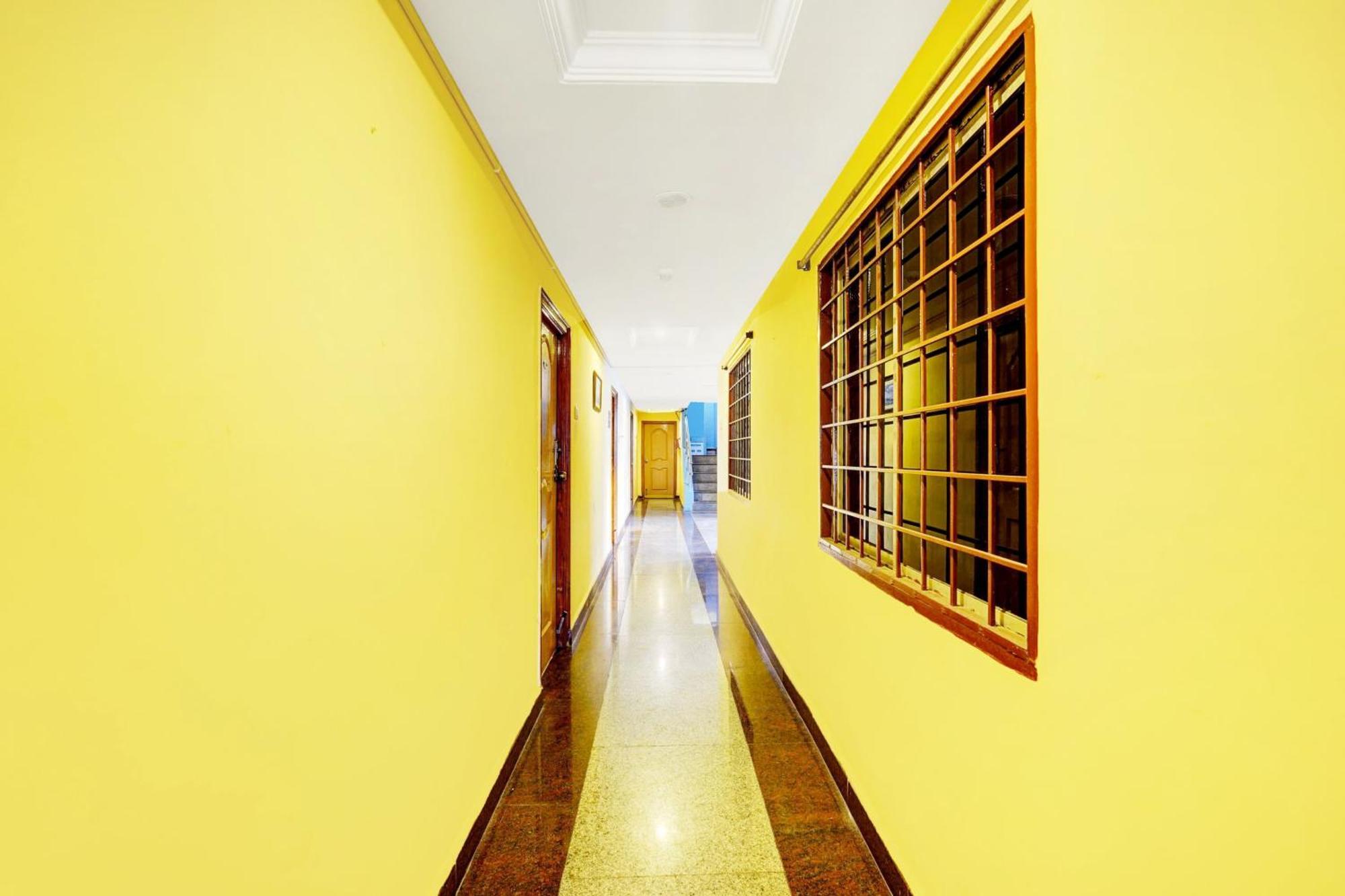 Super Hotel O Padmavathi Puram Near Railway Station Tirupati Dış mekan fotoğraf